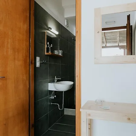 Apartment Avli *